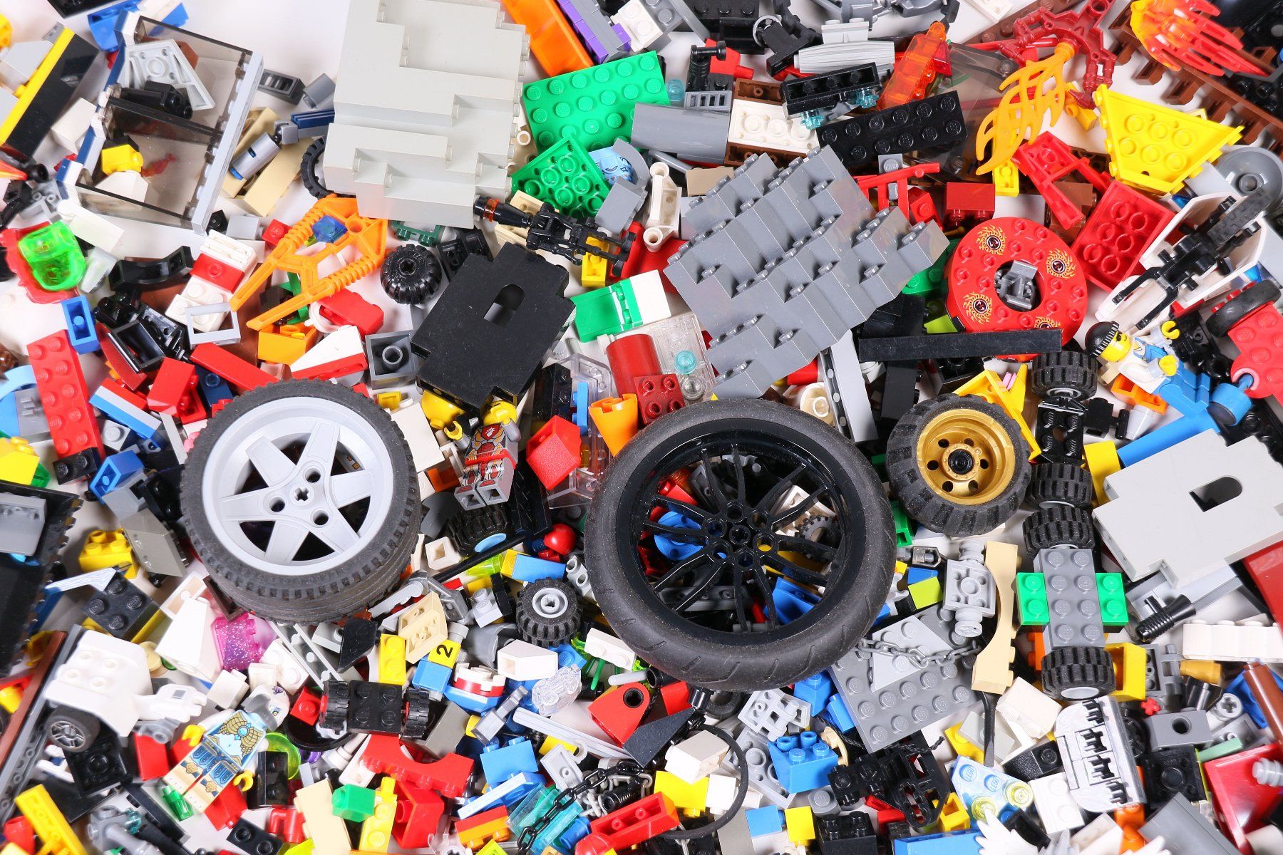 Lego Baukästen: 1.5 kg. Legoteile mit Minifiguren – Gebraucht aus Hettlingen von Scholi99 2
