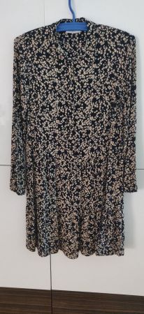 MSCH: Schwarzes Kleid, beige gemustert (XS)