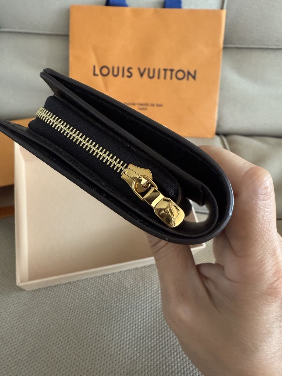 Louis Vuitton Portamonete: BNIB Louis Vuitton Julliette Wallet – Nuovo e nell'imballaggio originale da Cham venduto da cec_b78y 3