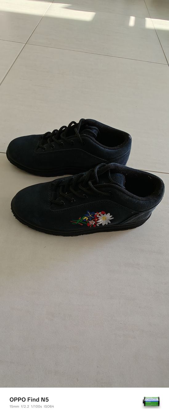 Chaussures femmes: Sneaker schwarz (40) – D'occasion à stallikon par Dalacoke