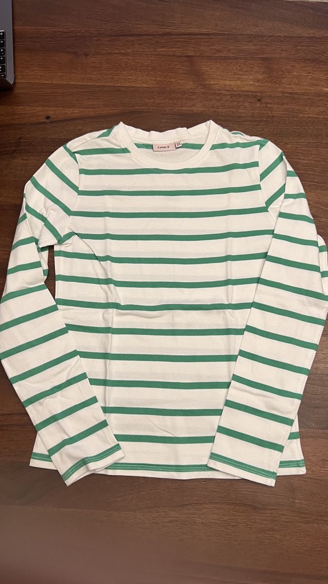 Only Maglioni & Felpe: Only Longshirt 158/164 – Usato da Tagelswangen venduto da Bomu