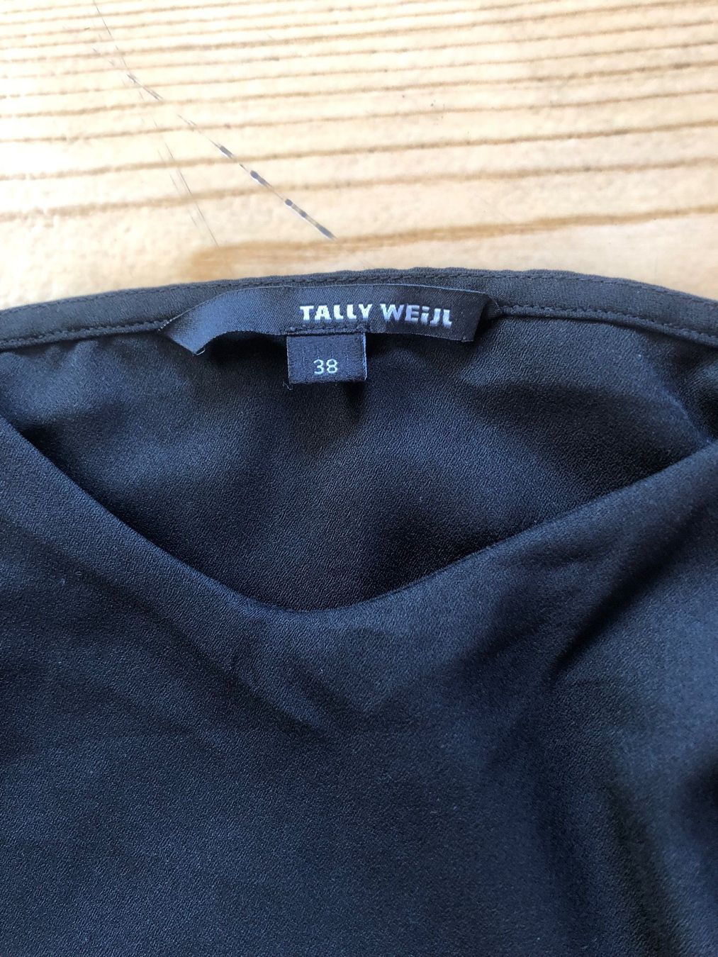 Tally Weijl Top: Top noir – Usato da Bulle venduto da sop_ct6x 2