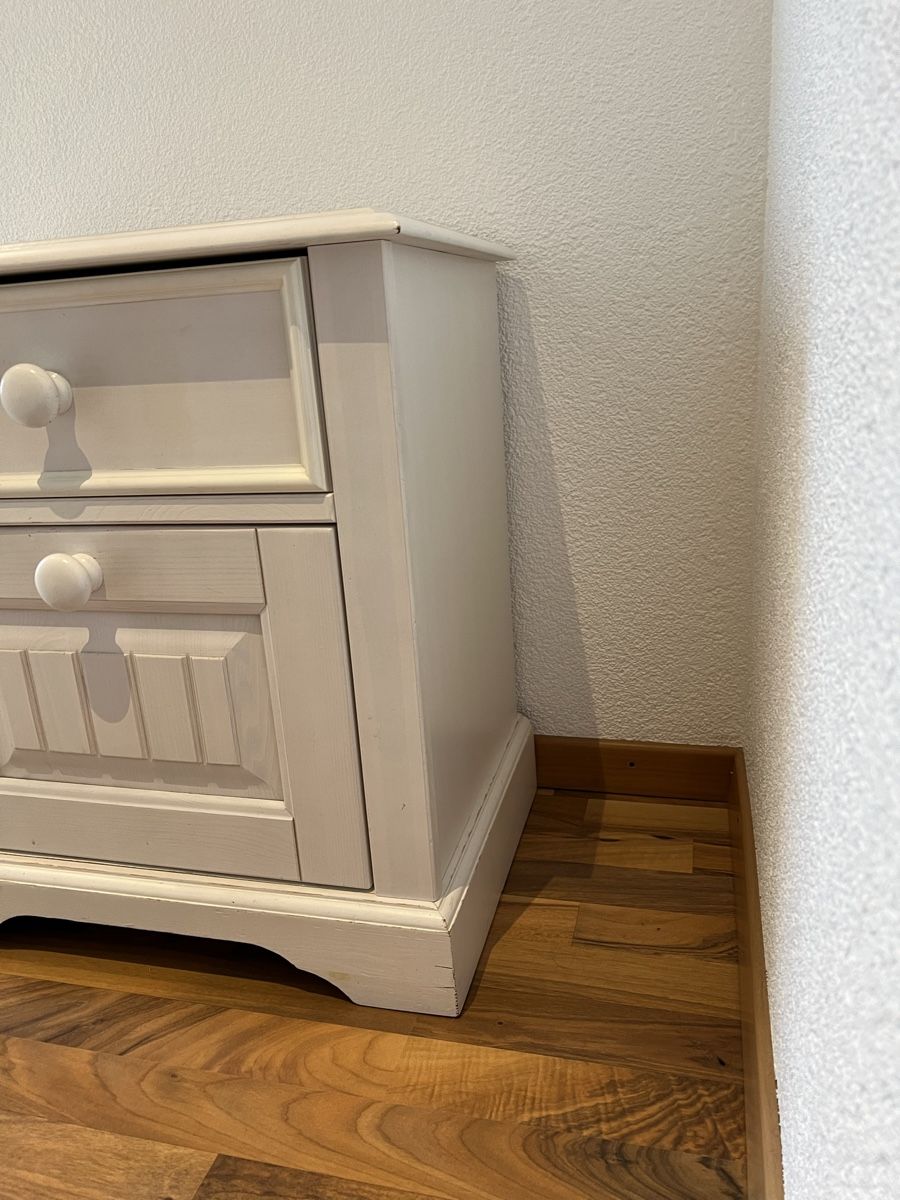 Pfister Nachttische: Nachttisch / Table de chevet – Gebraucht aus La Neuveville von Violette_d 5
