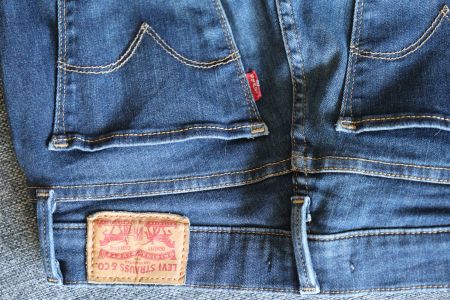 Jean Levi’s 710 Super Skinny bleu – W26/L32 – Très bon état