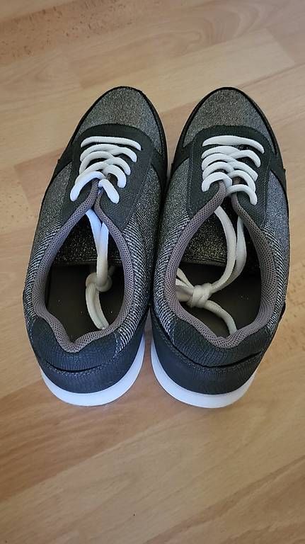 Chaussures femmes: Glitzerturnschuhe 40 – Neuf avec emballage d'origine à Muolen par Simi897 1