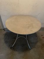 Garten oder Campingtisch - Table de jardin ou de camping