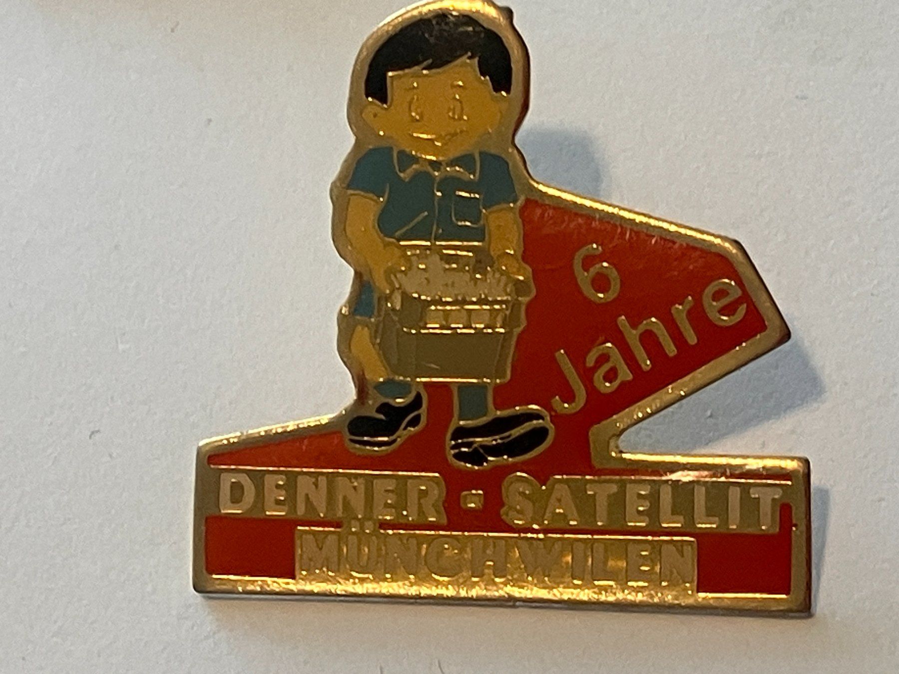 Placchette & Badge: 1 Pin Denner Satellit Münchwilen – Usato da Basel venduto da djwwpp