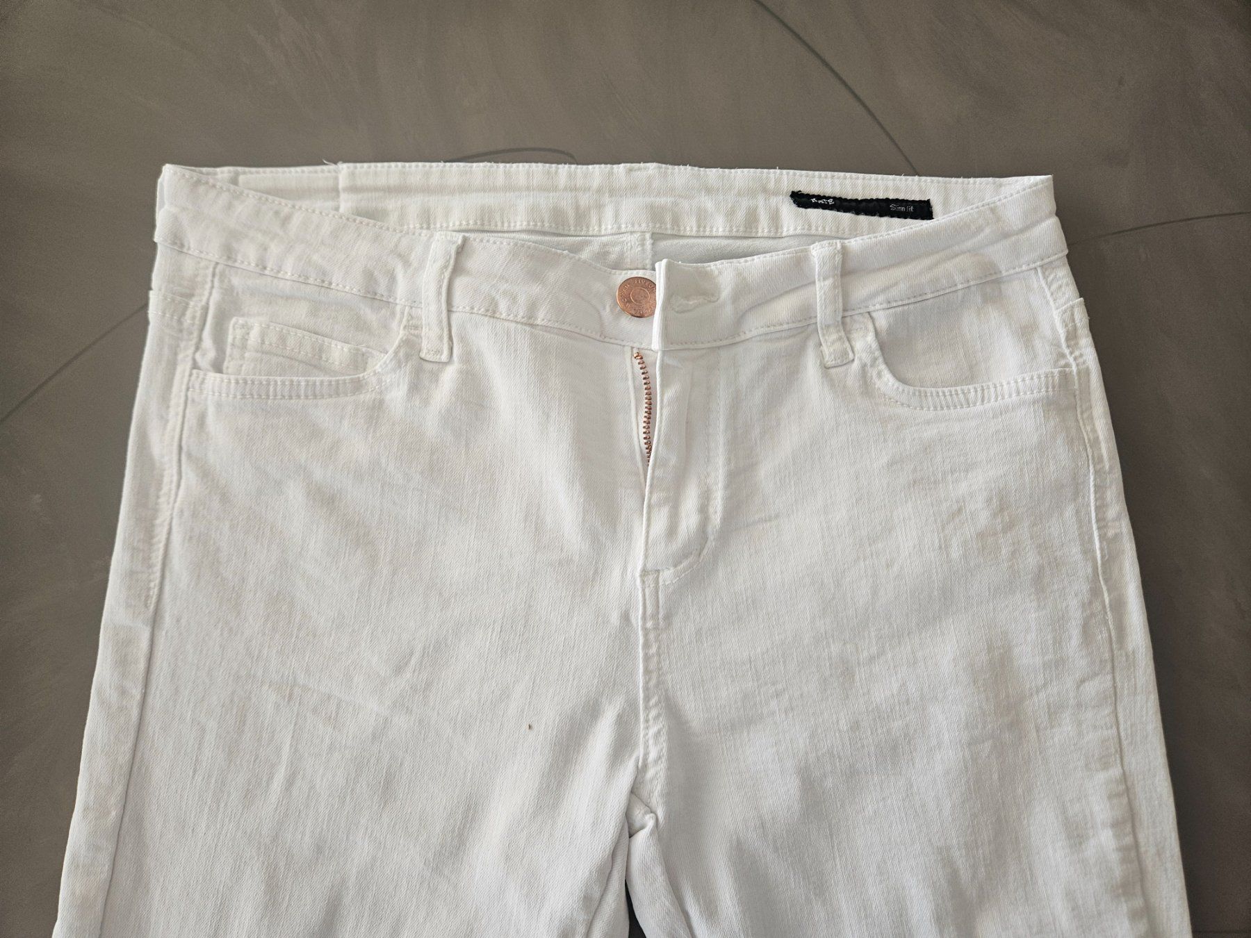 Jeans: weisse Jeans, Modell Kate, slim fit, Gr. 29 – Gebraucht aus Seengen von babawid 4