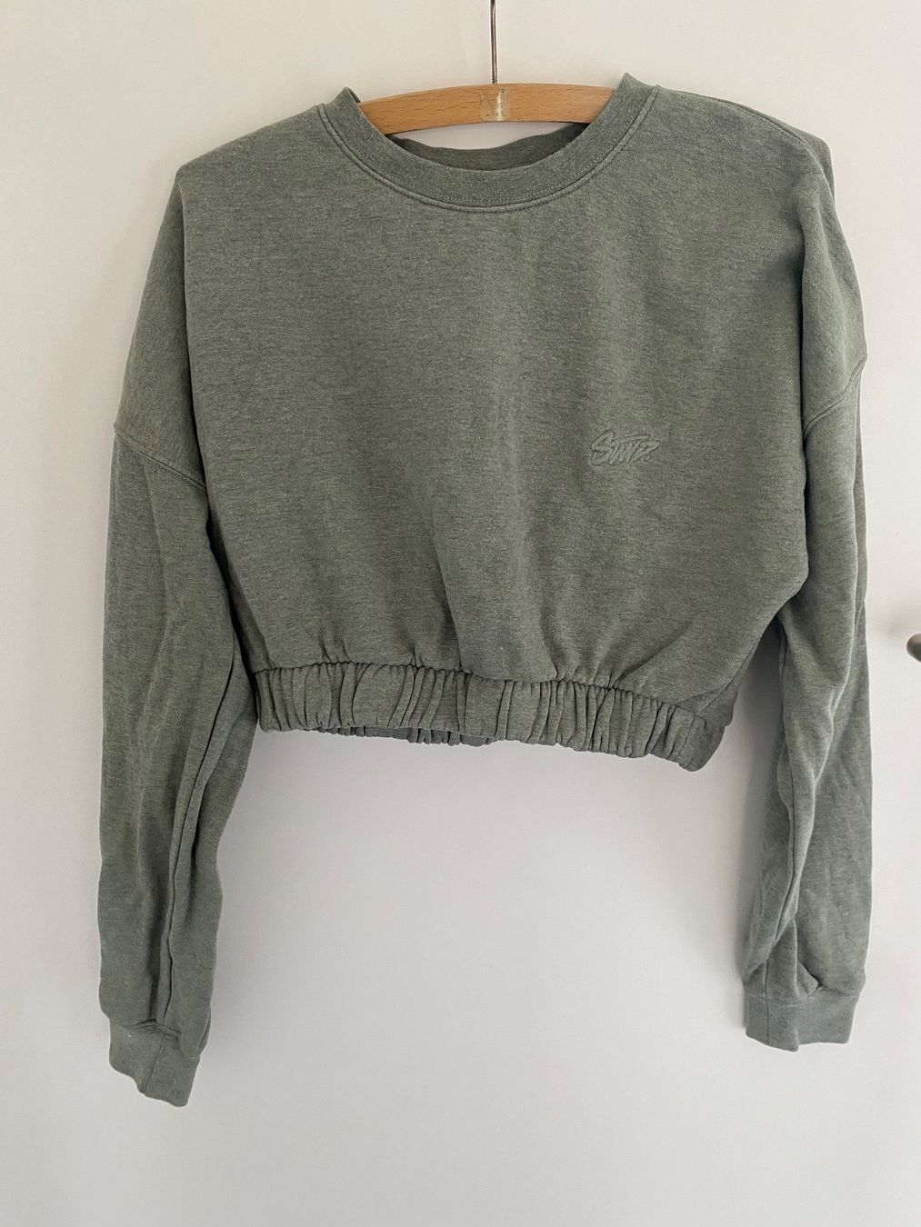 Pullover & Sweatshirts: Pullover Pull&Bear – Neu (gemäss Beschreibung) aus Riedholz von lenibeni03