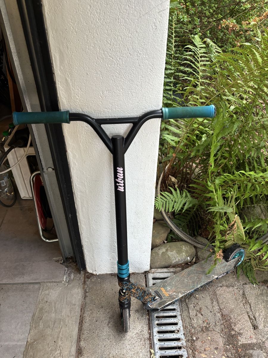Kickboard: Scooter – D'occasion à Widen par jul_tj2b 1