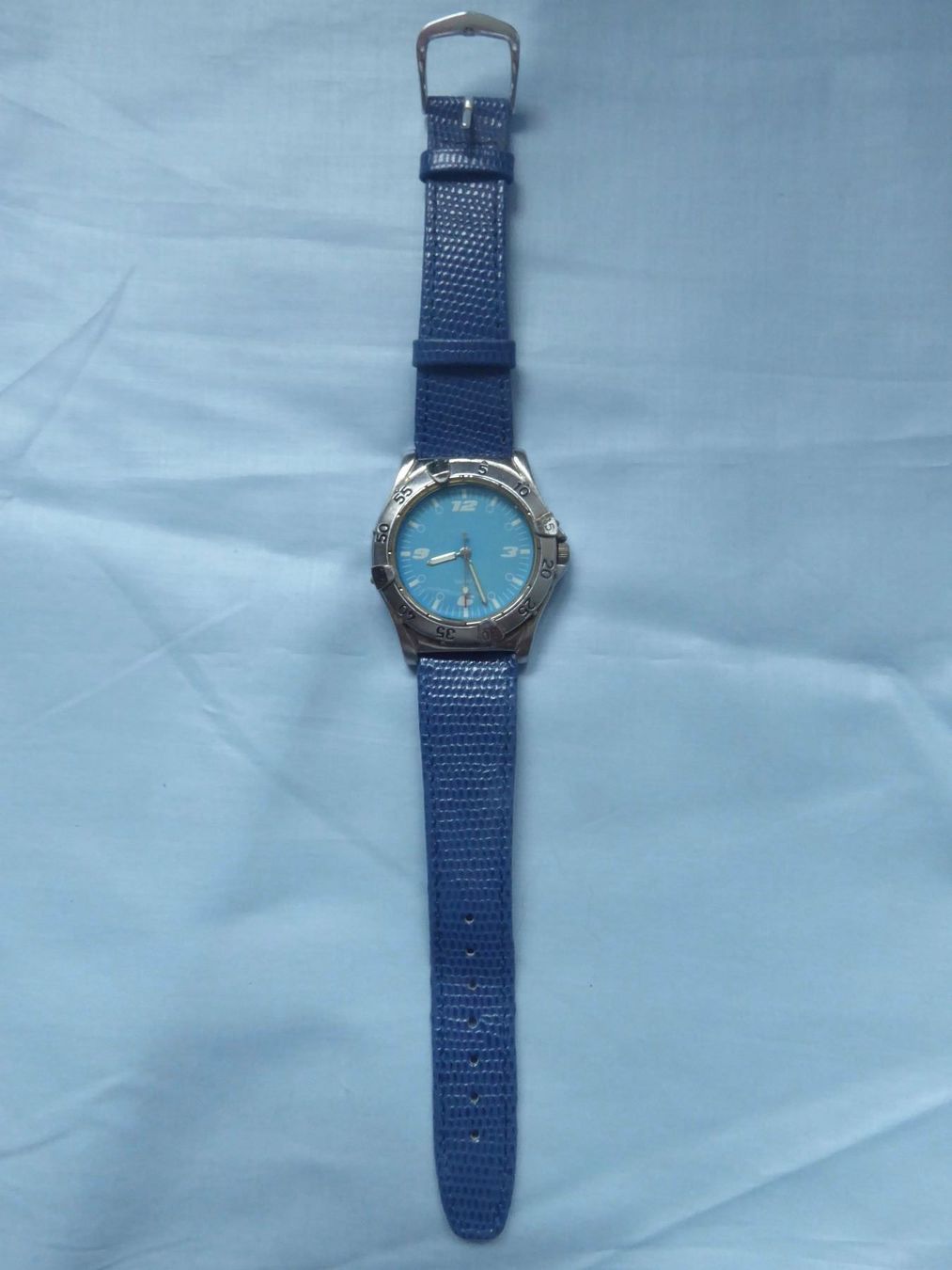 Uhren: blaue Quarz Uhr – Gebraucht aus Zürich von Chaeffeler