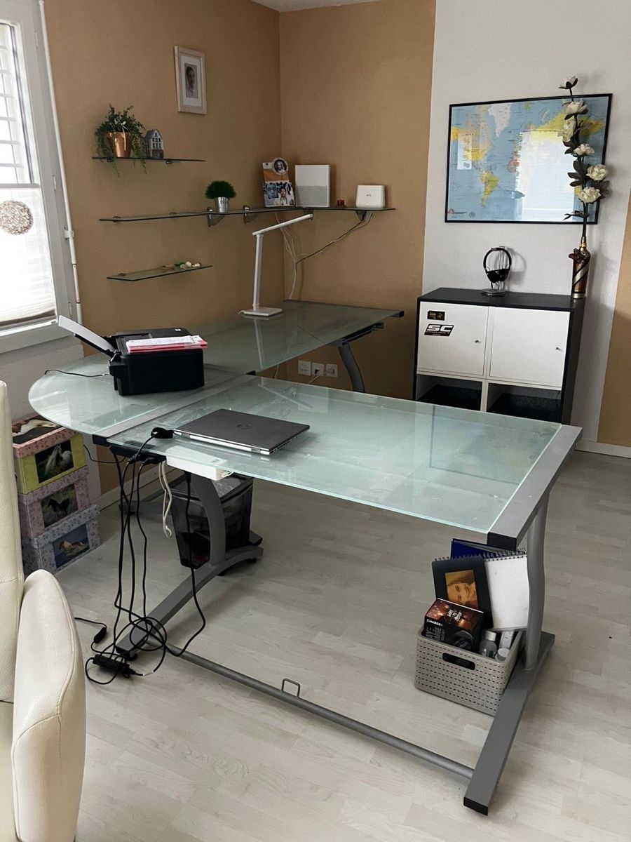Étagères: Bürotisch und Gestell - Glas/Metall – D'occasion à Oberentfelden par lavitrine 1