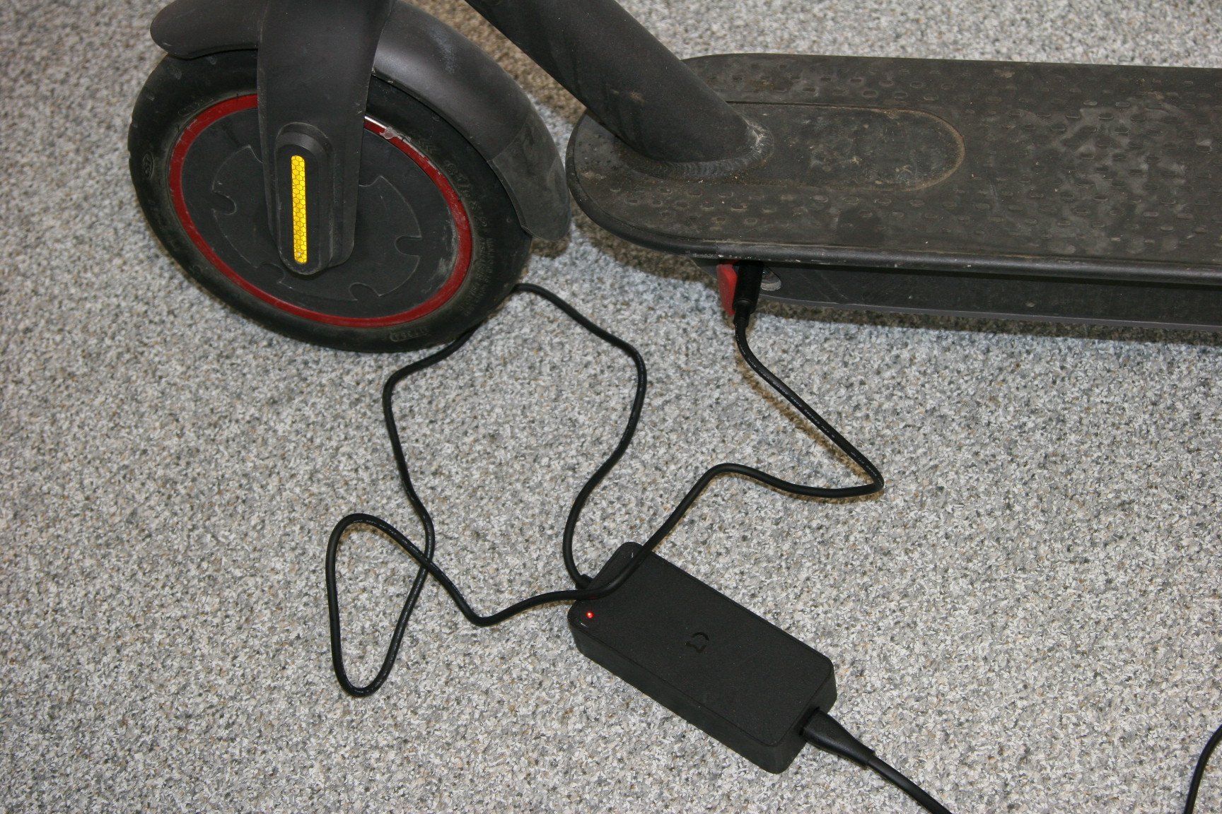 Xiaomi Kickboard: XIAOMI E-Scooter (wahrscheinlich Pro 2) – Usato da Büren an der Aare venduto da Sabinem71 7