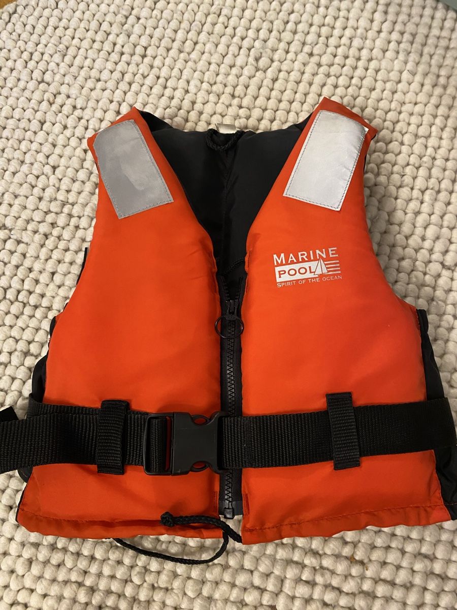 Schwimmwesten: Schwimmweste 30 kg -50 kg – Gebraucht aus Zürich von zueri8008