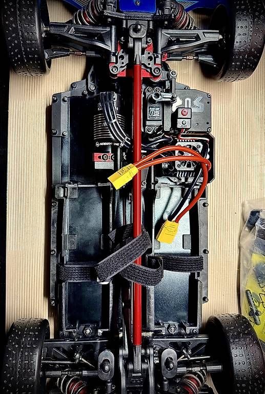 Arrma Modellismo RC: RC Auto Arrma Limitless High-End Custom Sanwa M17 – Nuovo (secondo la descrizione) da Aadorf venduto da Apoly 3