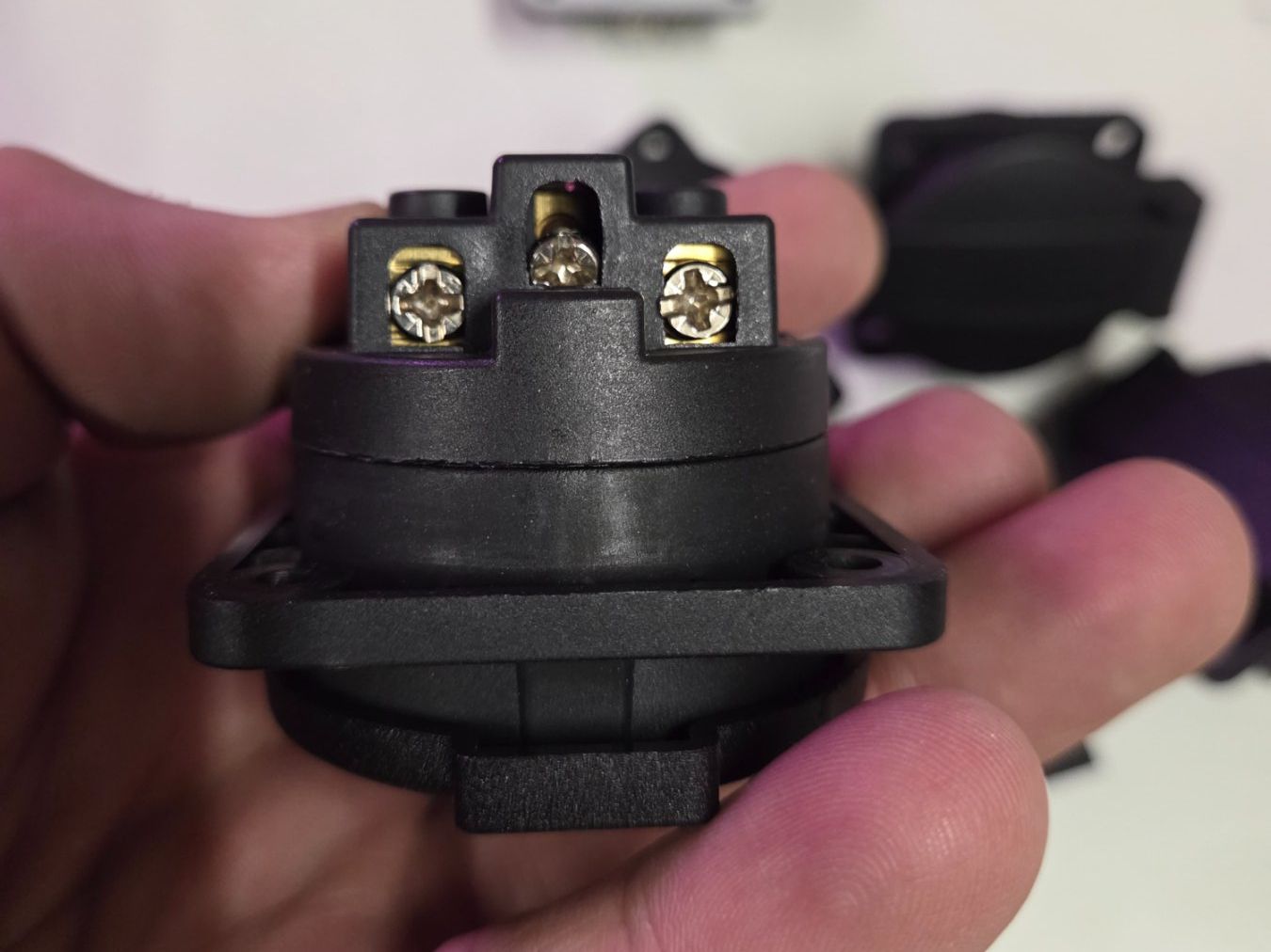 Spine: PCE Schuko Einbau Steckdose mit Klappdeckel IP54 – Nuovo (secondo la descrizione) da Zürich venduto da eymen20 5
