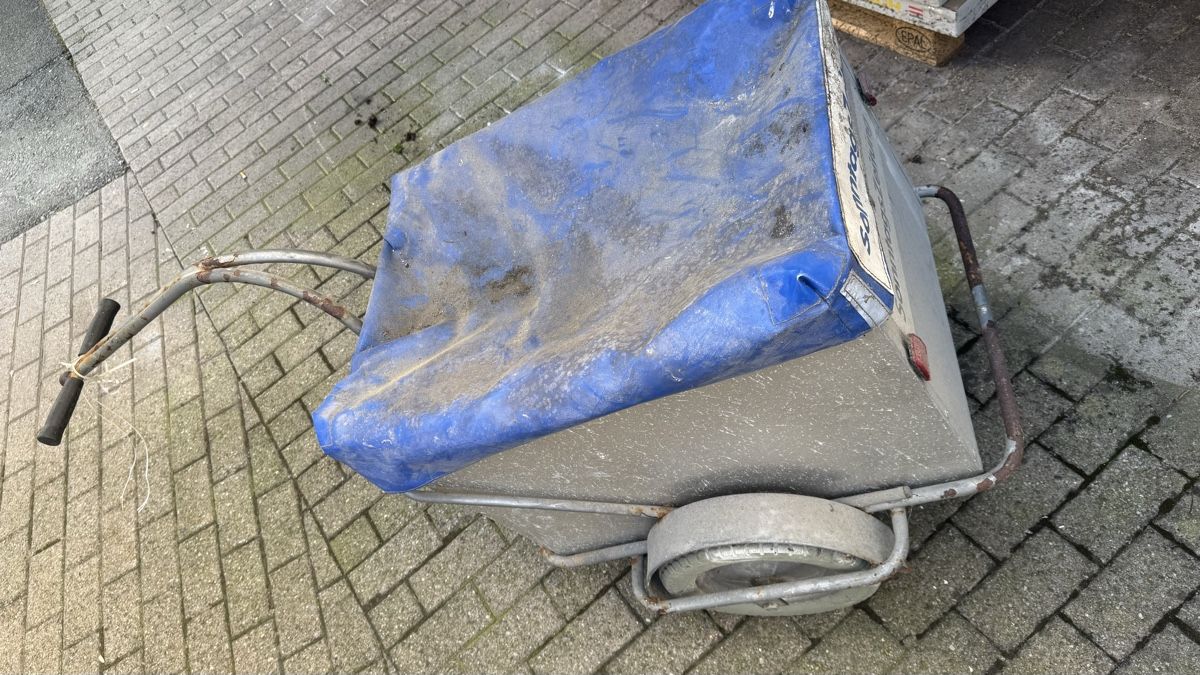 Remorques: Anhänger Zeitung – D'occasion à Därligen par mai_lz9l 1