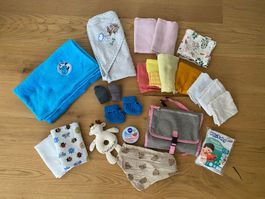 Grosses praktisches Babyset mit Wickeletui, Nuscheli…