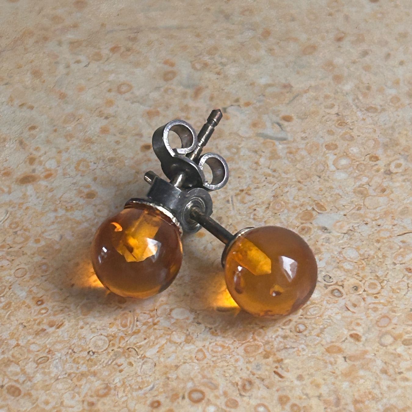 Orecchini pendenti & Orecchini a lobo: Ohrenstecker Bernstein  (0.5cm) – Usato da Dittingen venduto da Bellevista