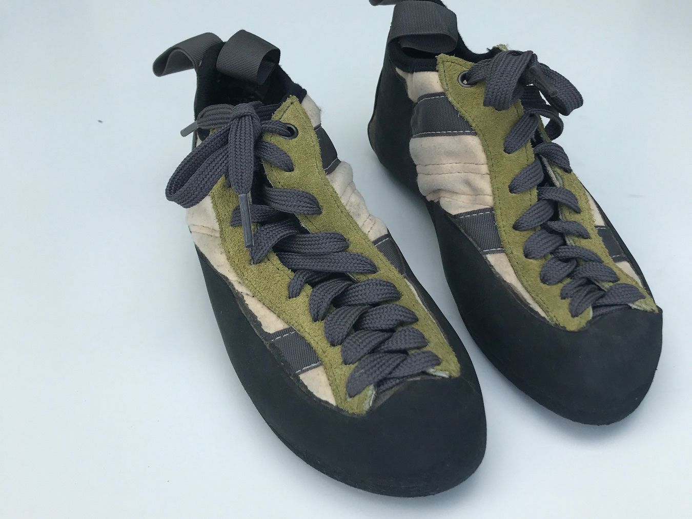Herrenschuhe: Chaussons d'escalade Stealth, pointure 37, peu utilisés – Gebraucht aus Romont FR von lap_hf8n