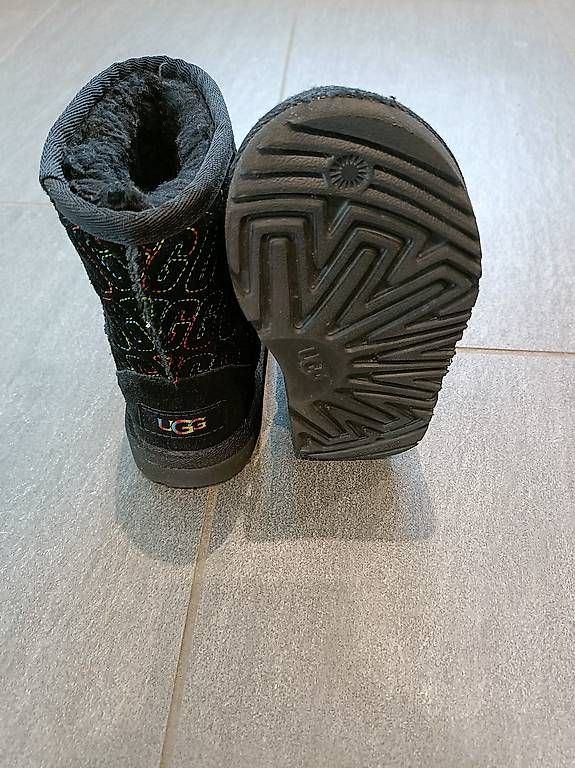 Scarpe per ragazzi: Ugg Gr. 25 – Usato da Pfaffhausen venduto da Mnb84 1