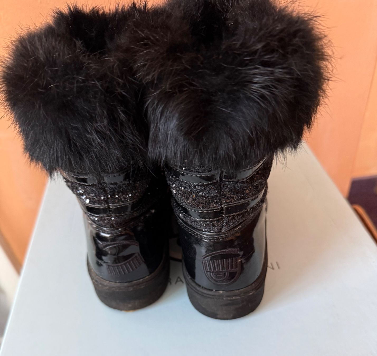 Scarpe da donna: ChiaraFerragni black glitter  boots Gr. 38 – Usato da Pfäffikon ZH venduto da Margot1 2