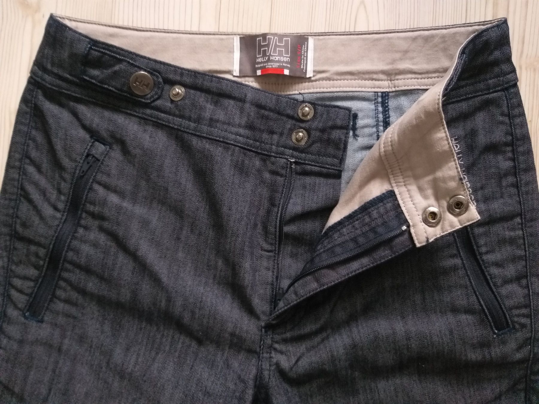 Jeans: HELLY HANSEN Jeans 7/8 taille / Grosse S – Neuf (Voir description) à Cossonay-ville par Super-Price-Quality 3