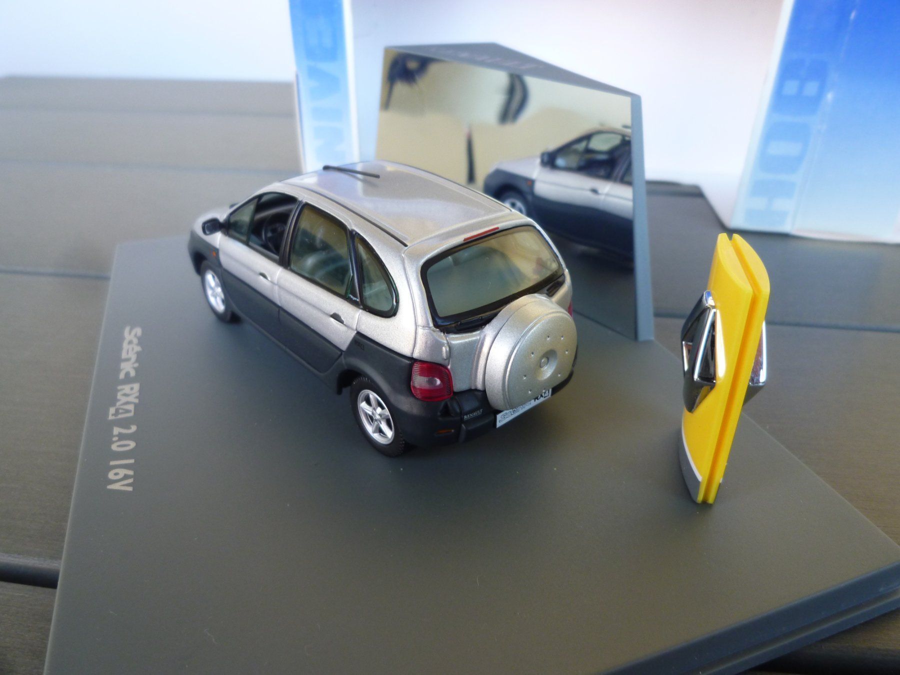 Modellini d'auto: Renault Scènic RX4 2.0 16V – Nuovo e nell'imballaggio originale da Flawil venduto da Imperiosud 2