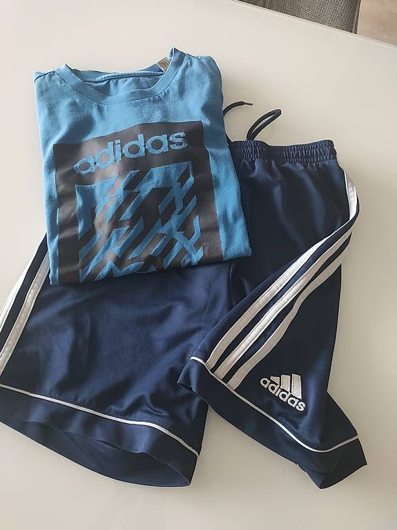 Lotti & Set di vestiti: Completo Adidas – Usato da Bellinzona venduto da mar_b5cp