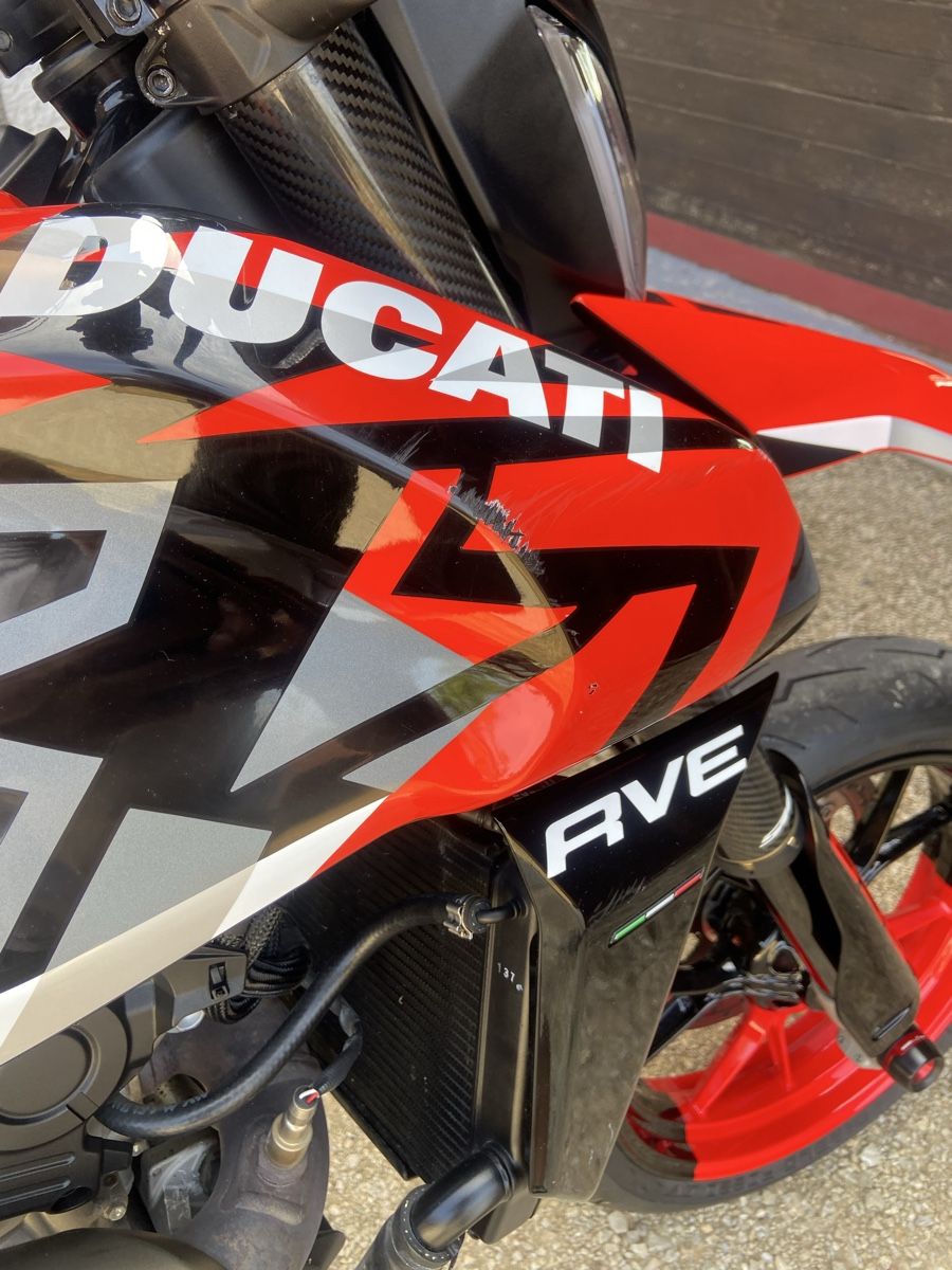 Ducati Strada: Ducati Hypermotard 698 Monobike – Usato da Grenchen venduto da Motorini 2