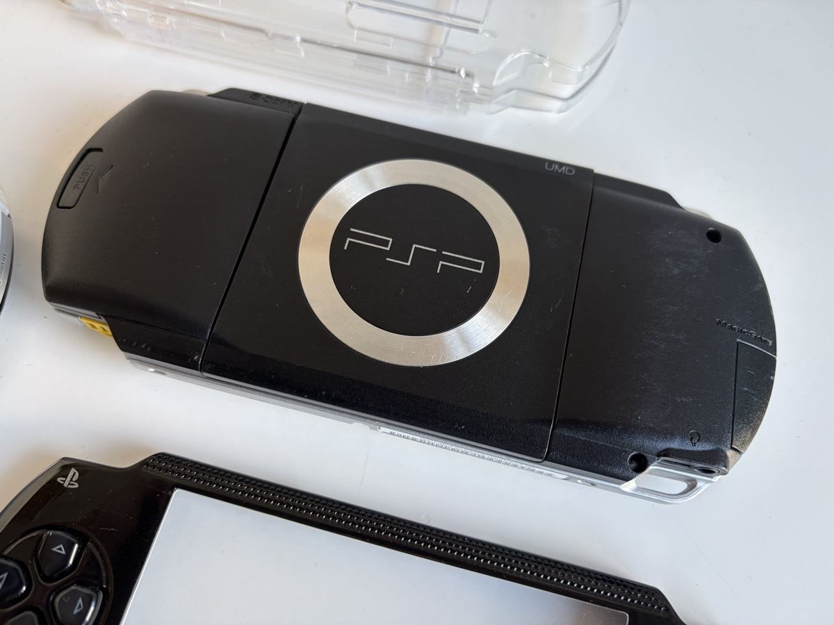 Sony Consoles: Sony PSP Bundle – Défectueux à Zollikerberg par dcapshop 9