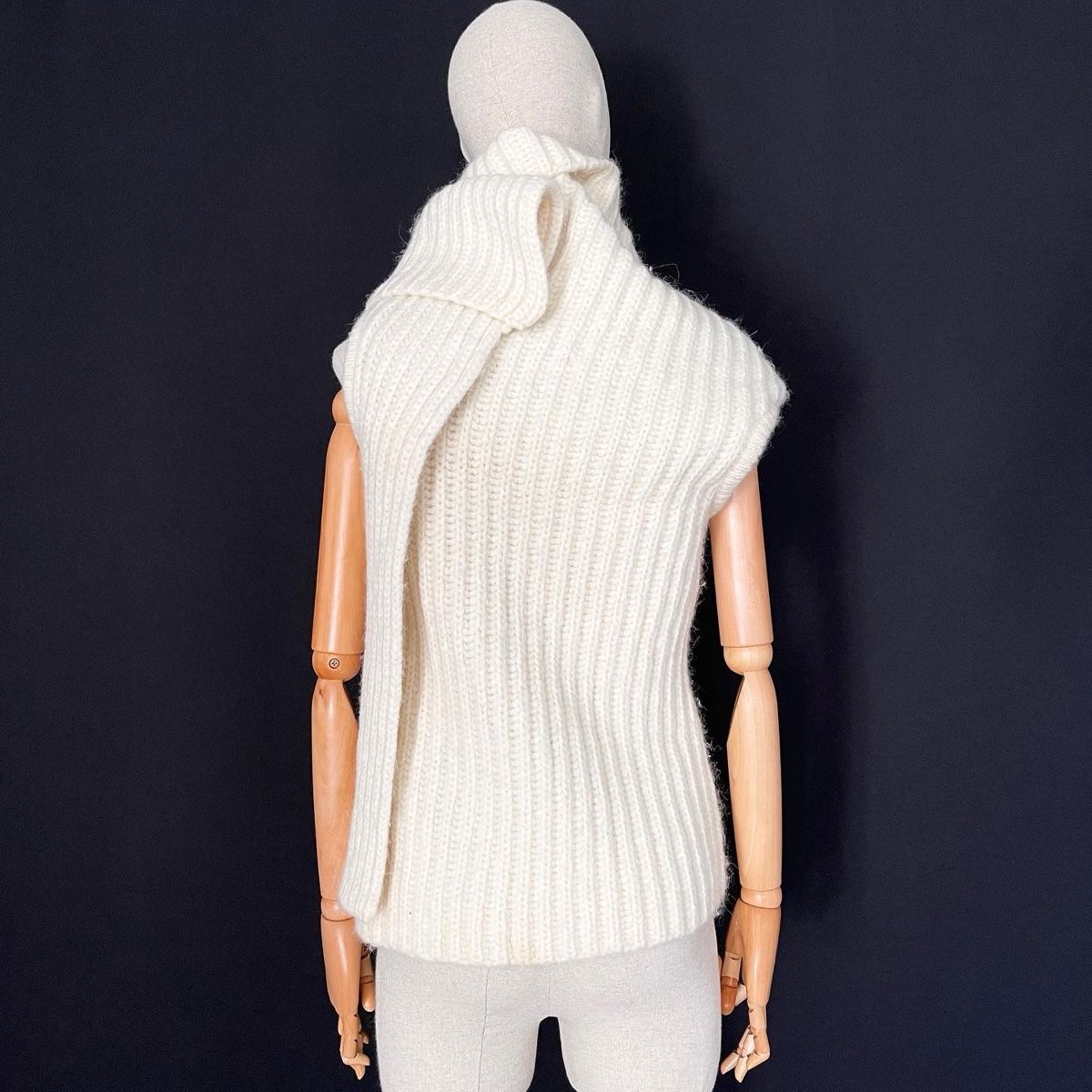 Gilets & Westen: ANN DEMEULEMEESTER Vest – Neu (gemäss Beschreibung) aus Emmen von Avviivva_Com2023 3