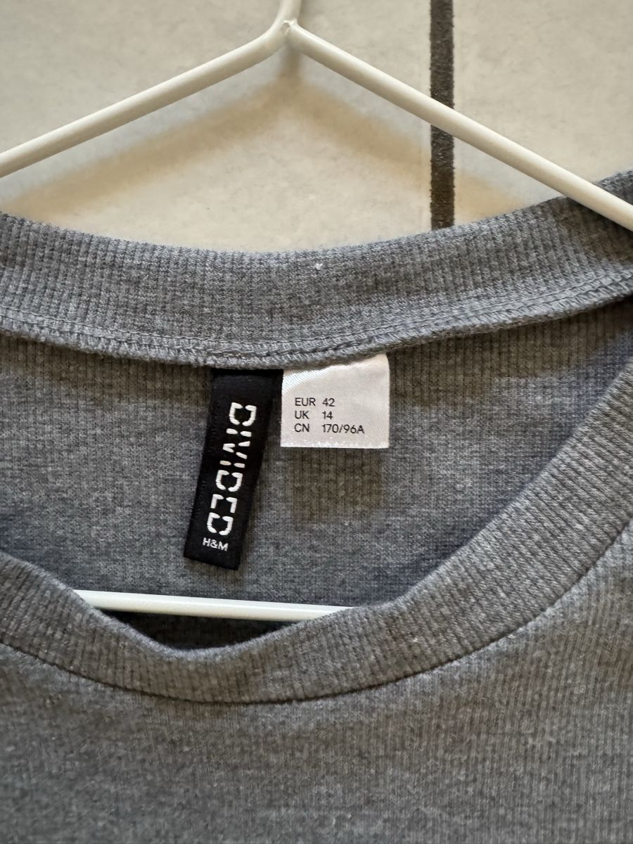 H&M Vestiti: Kleid, Grau mit Streifen, Grösse 42 – Usato da Hergiswil NW venduto da kaufe_bei_kaufmann 1