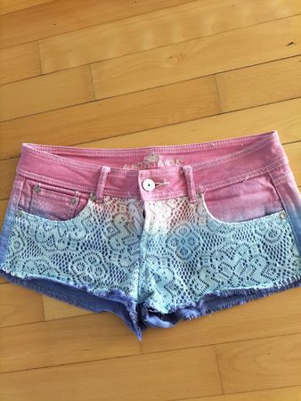 Damen Jeans Shorts 'Almost Famous', Gr. M, ombre pink-blau.
