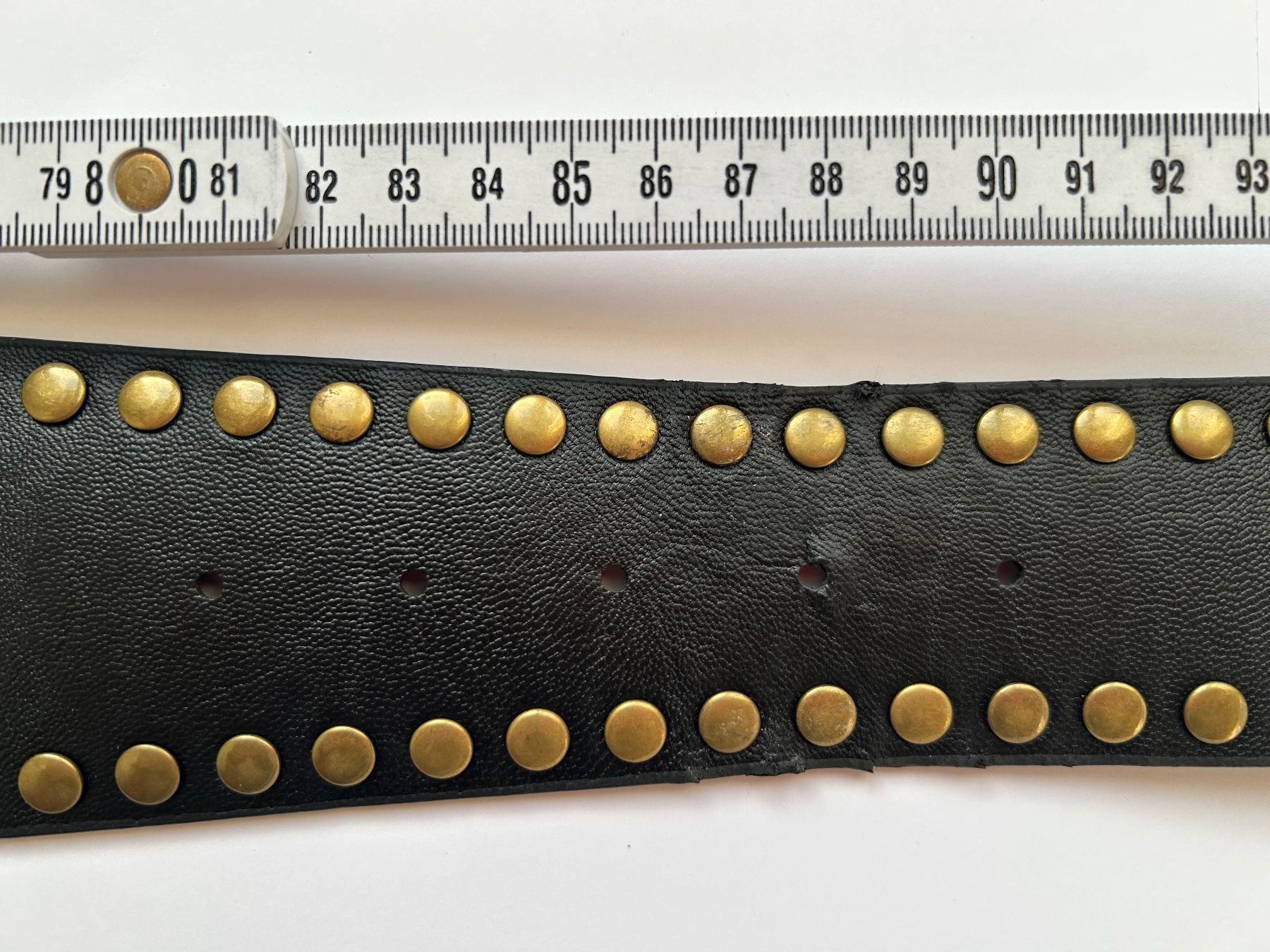 Cinture: Schwarzer Nietengürtel, 100cm lang – Usato da Zürich venduto da Lolaa123 3