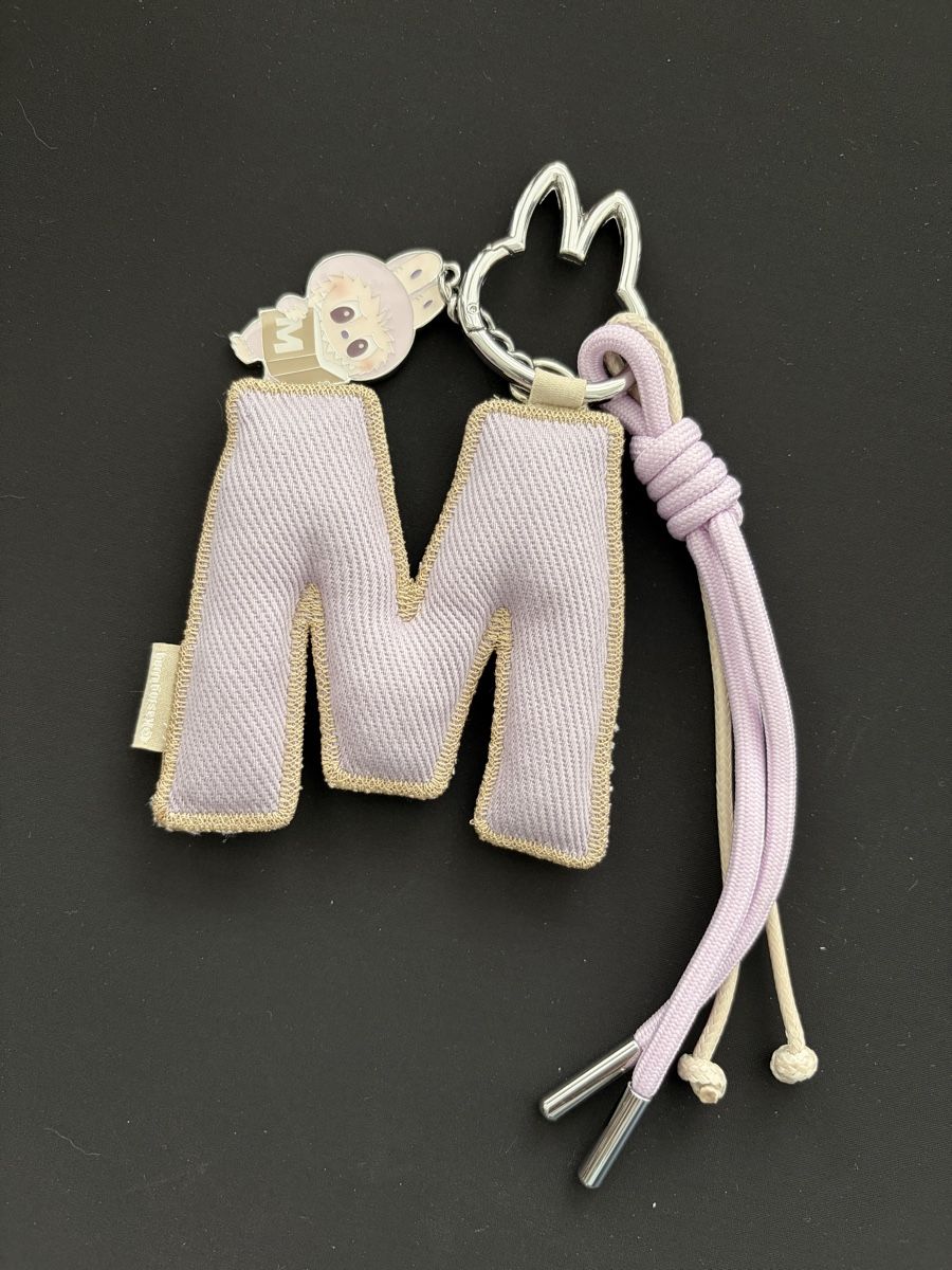 Portachiavi: Labubu Pin for love M charm – Nuovo (secondo la descrizione) da Zug venduto da Tetiana_Pereira 1