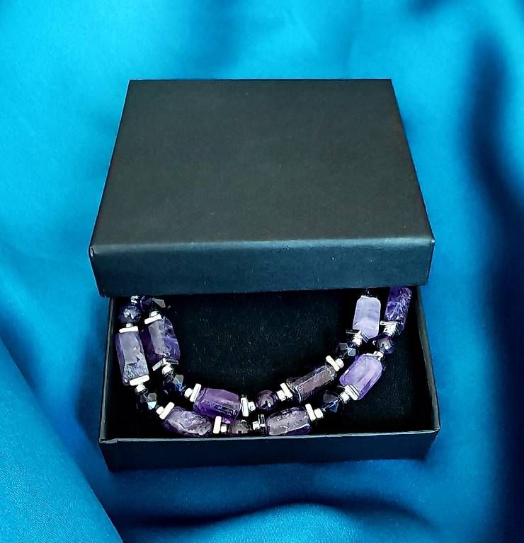 Catenine: Collier en améthyste – Nuovo e nell'imballaggio originale da Chamoson venduto da OkGeo