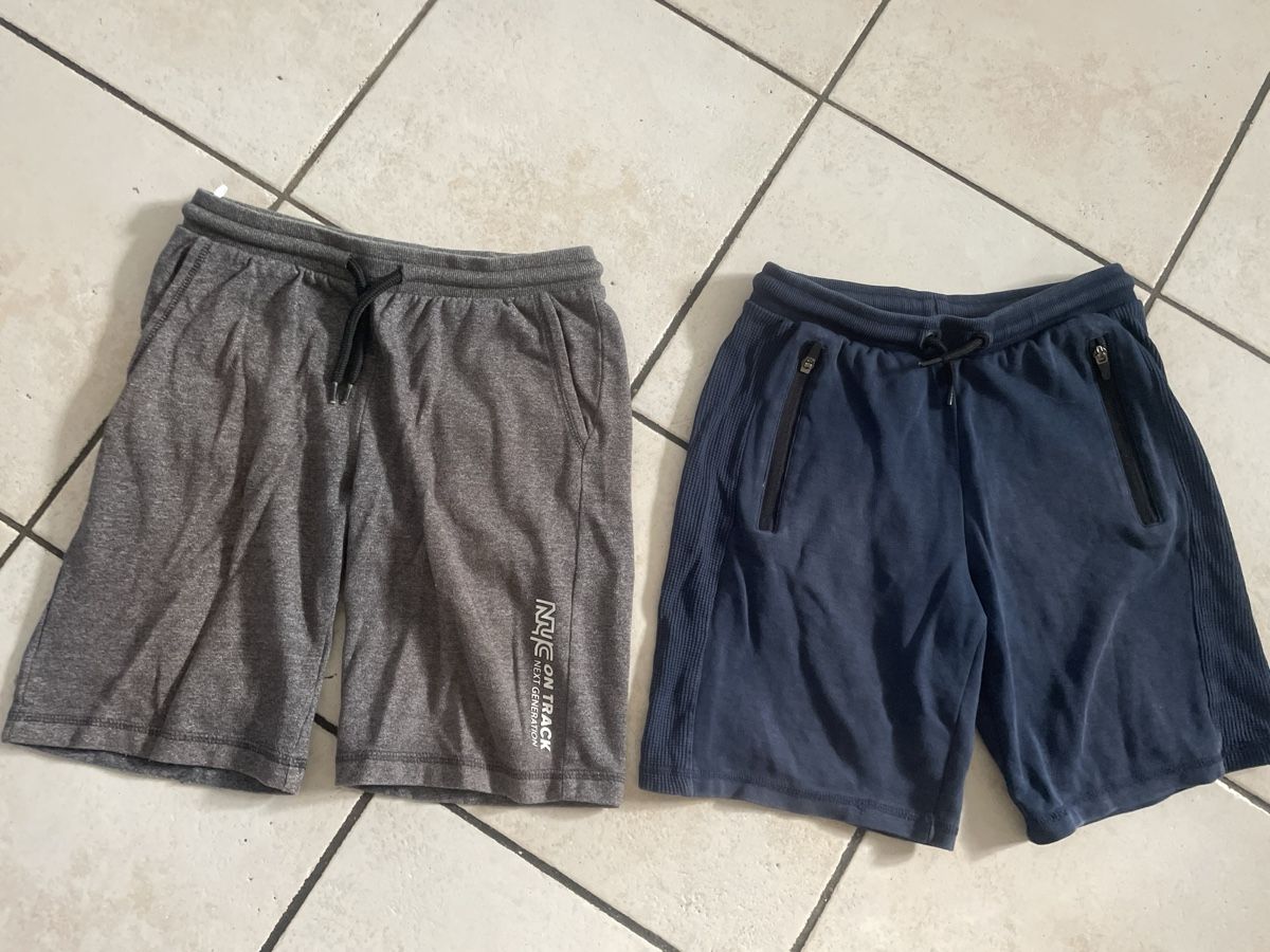 C&A Pantaloni: 2 C&A Sommer Shorts, Grösse 152 – Usato da Obergerlafingen venduto da cabo4