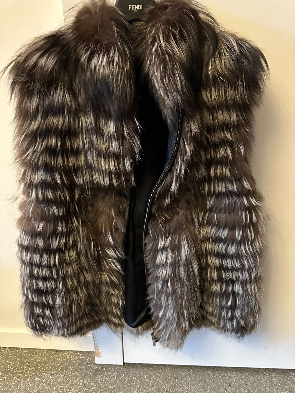 Giacche: Hervorragende echte Silberfuchsweste Weste Silberfuchs – Usato da Genève venduto da Mycollection 1