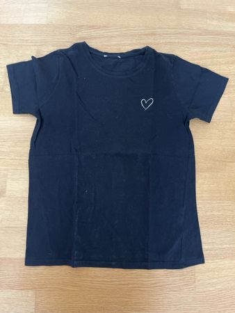 Damen T-Shirt schwarz Herz Grösse XS 