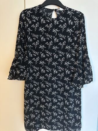 H&M Black Floral Dress - Size 34