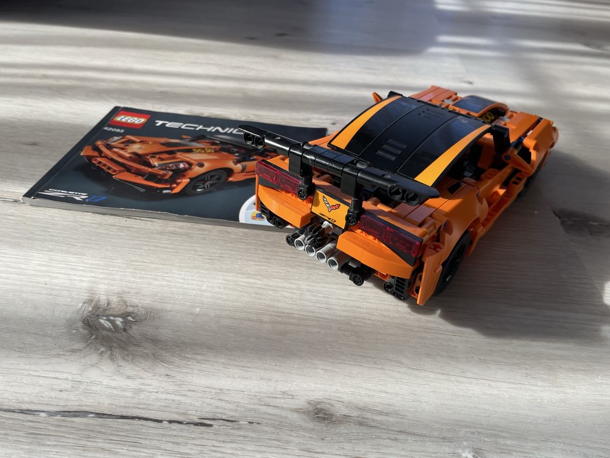 Lego Kit di costruzioni: LEGO Technic Corvette ZR1 – Usato da Posieux venduto da Angeles82