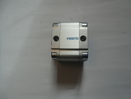 Festo Kompaktzylinder