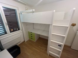 Hochbett Smastad IKEA mit Pult und Schrank