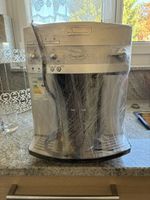 Kaffeevollautomat DeLonghi Magnifica Silber Neu