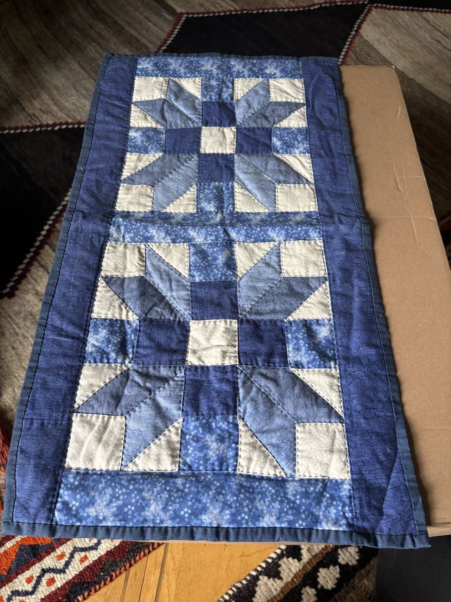 Coperte: Quilt Läufer – Usato da Bern venduto da Himmelsherold