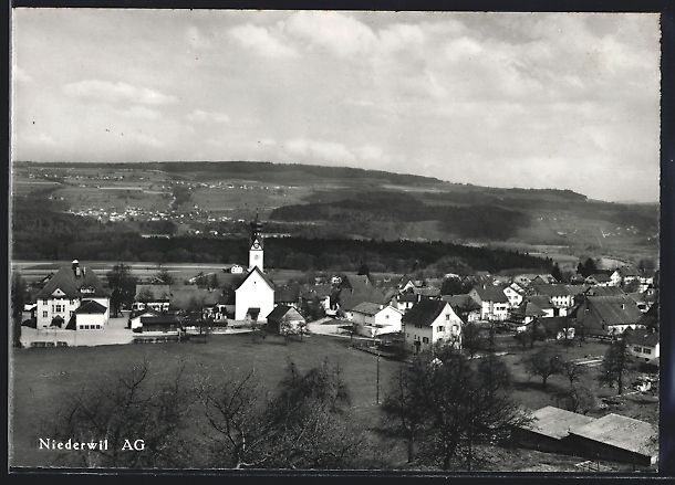 Cartes postales: AK Niederwil, Ortsansicht mit Kirche – D'occasion à Berlin par bartko-reher