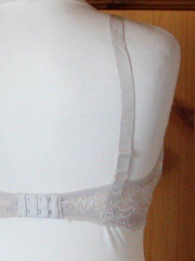 Altra biancheria intima: BH beige Spitze 85DD (20) – Usato da Flüelen venduto da Diversicum-Curvy 5