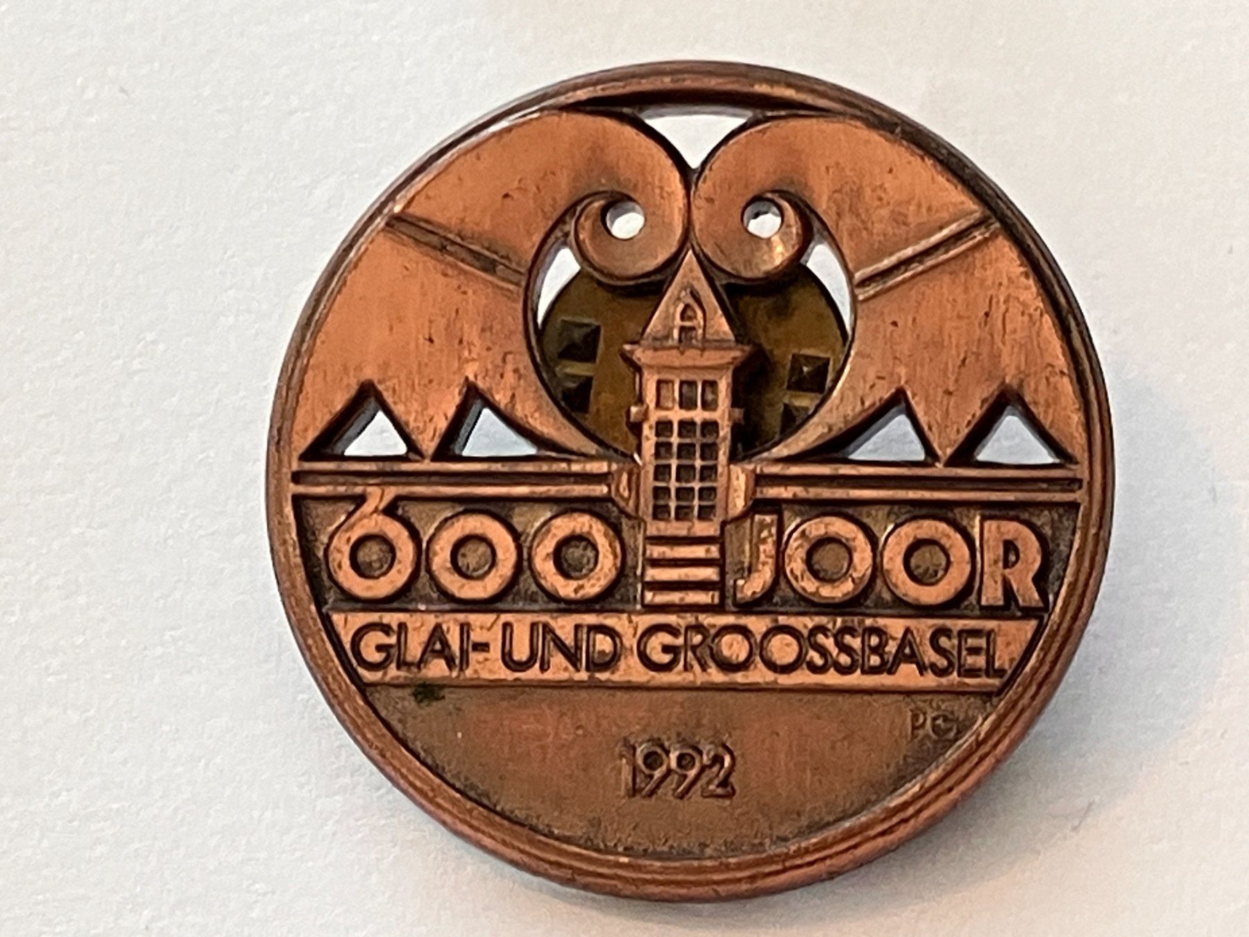 Placchette & Badge: 1 Pin Glai- und Grossbasel 600 Joor – Usato da Basel venduto da djwwpp