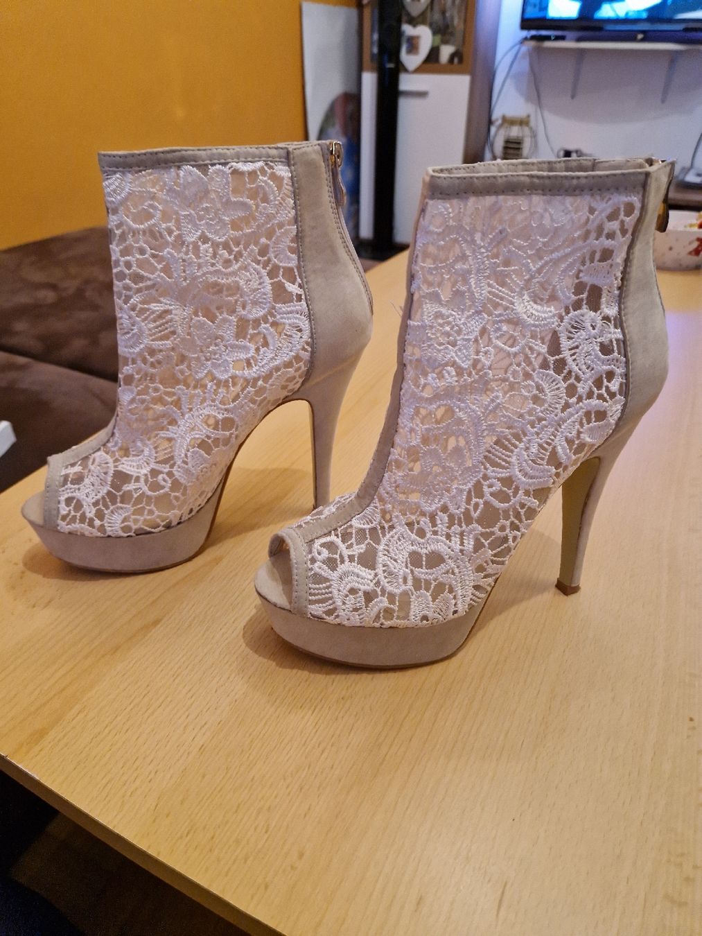 Scarpe da donna: scarpe con tacco – Usato da Giornico venduto da Vale_leo86 1